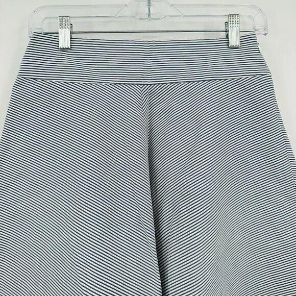 Ann Taylor Size 0P White & Gray Stiped A-Line Side Zip Mini Skirt - Picture 2 of 8